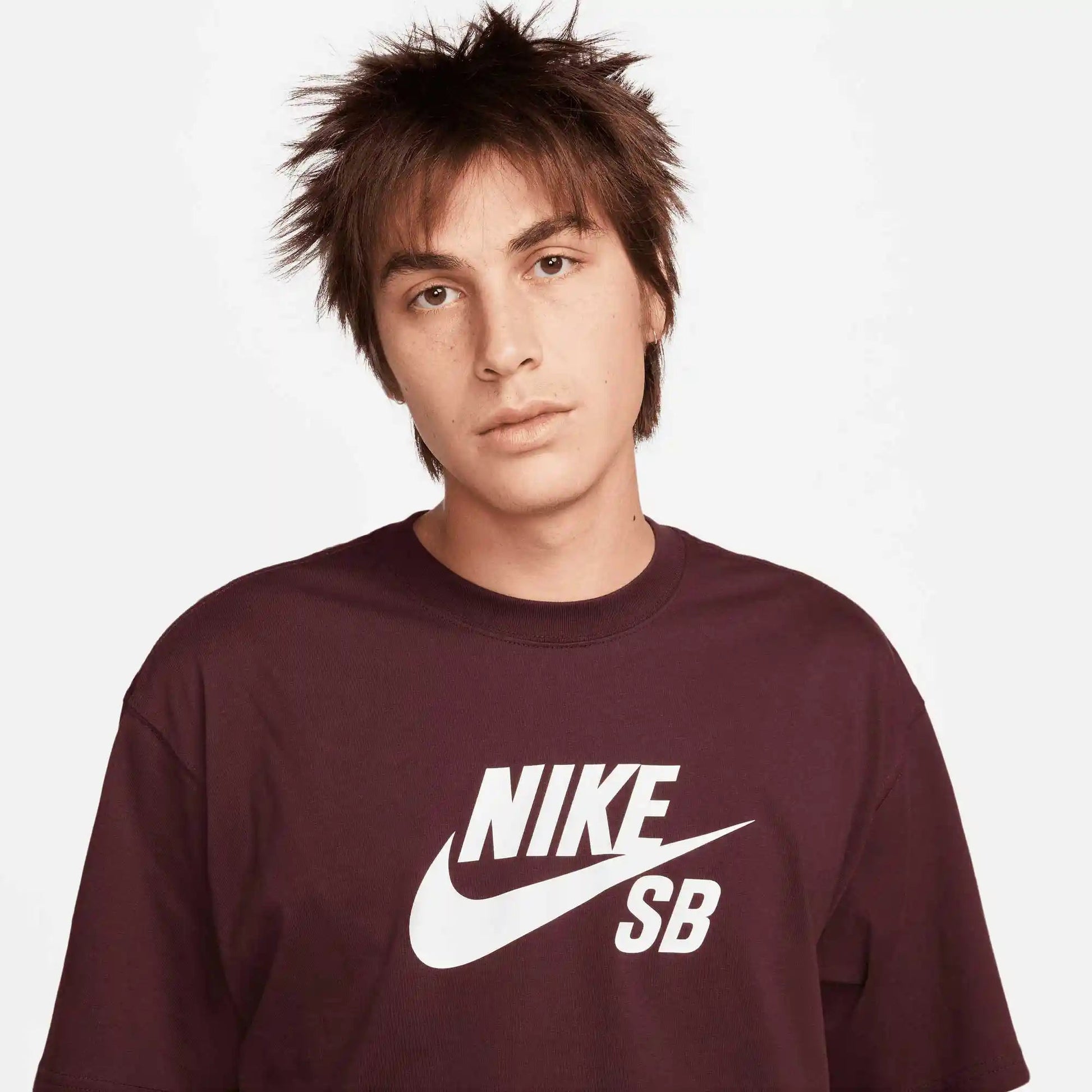 Nike SB Logo Skate T-Shirt, burgundy crush/white - Tiki Room Skateboards - 2