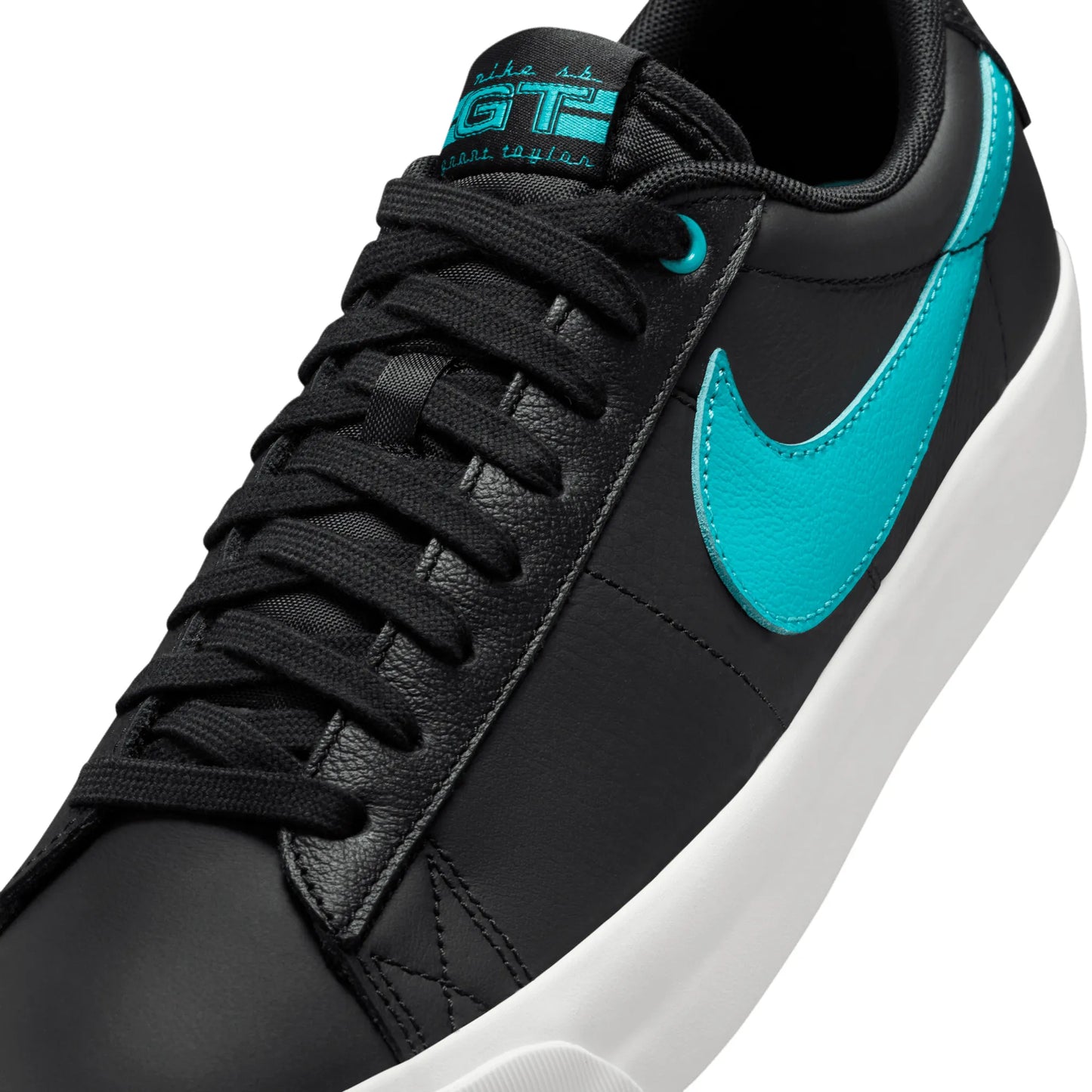 Nike SB Blazer Low Pro GT, black/dusty cactus-black-summit white