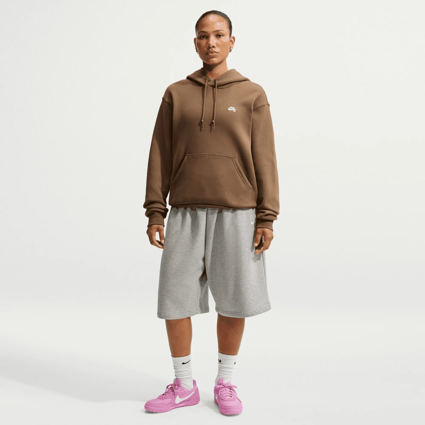 Nike SB Essential Fleece Pullover Skate Hoodie, mosswood brown/white