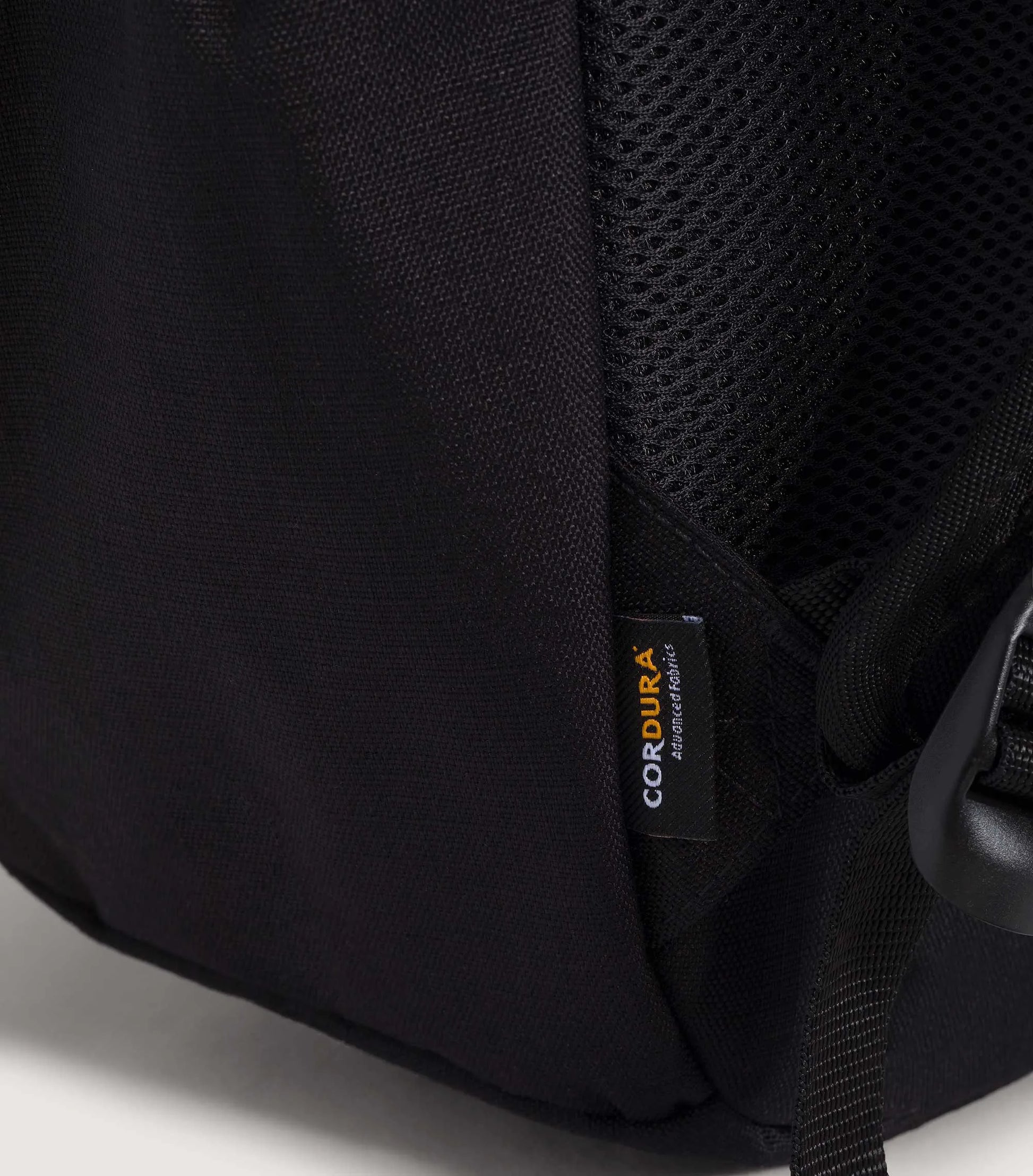Vans Divert Backpack, black — available at TIKI ROOM