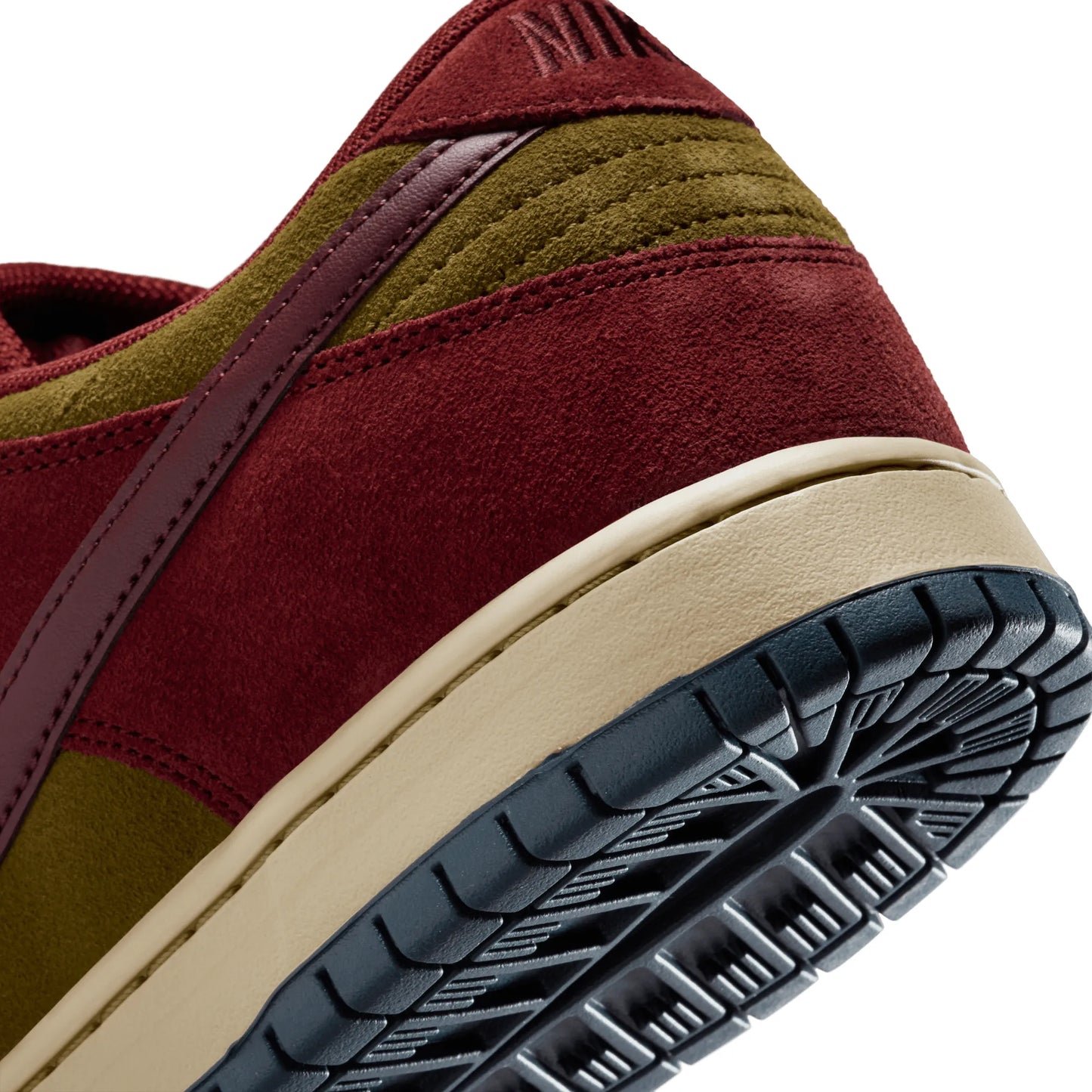 Nike SB Dunk Low Pro, dark team red/burgundy crush-olive flak