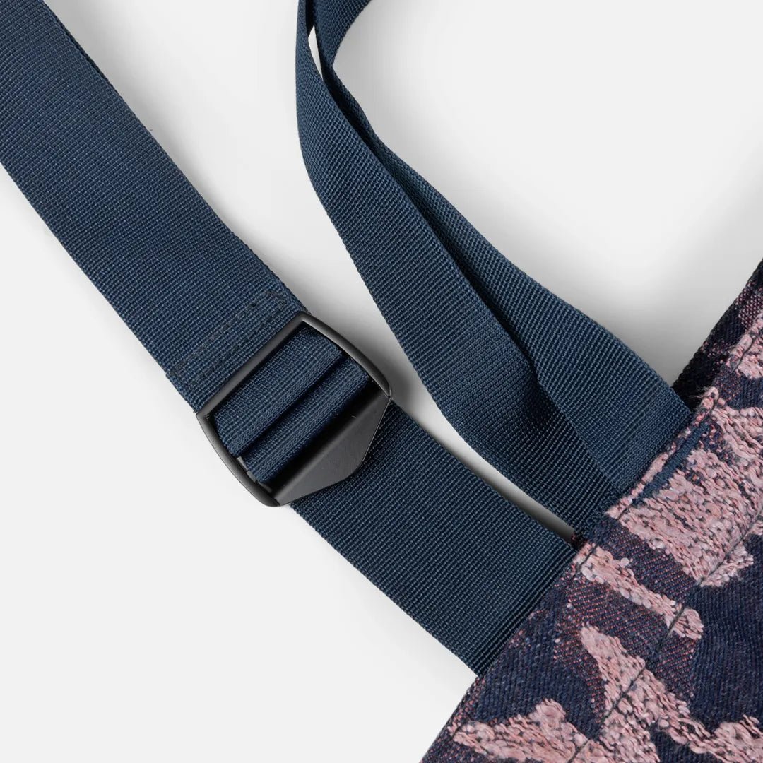 Dime Distressed Messenger Bag, pink camo - Tiki Room Skateboards - 4