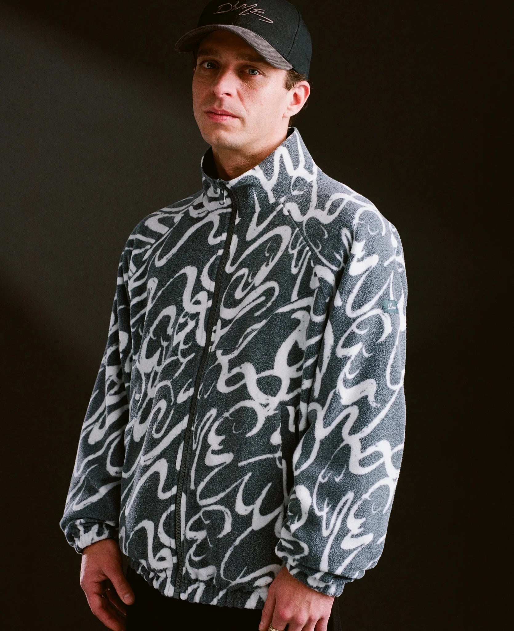 Dime Reversible Chilling Fleece, gray/black - Tiki Room Skateboards - 2