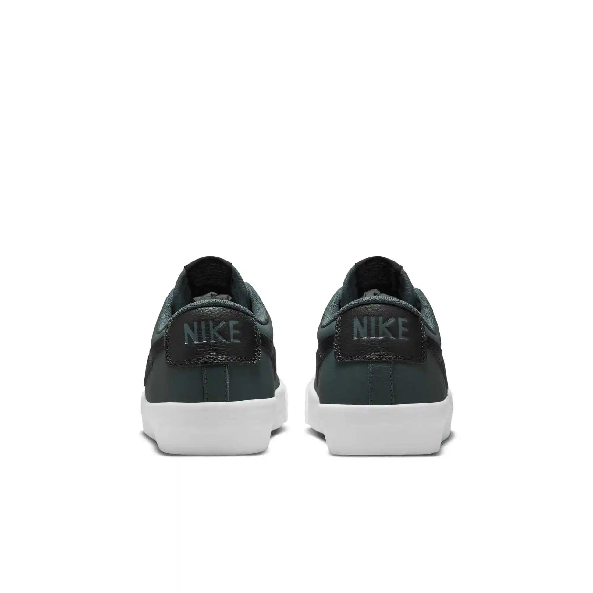 Nike sb blazer low black and white on sale