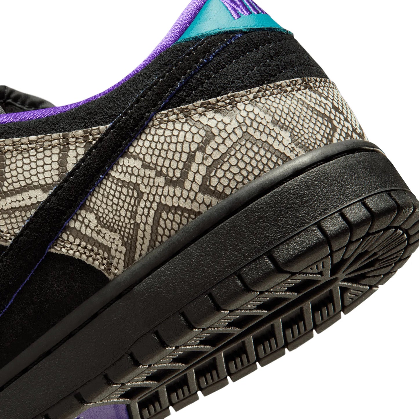 Nike SB Dunk Low Pro Dashawn Jordan, string/black - bright spruce - fierce purple - Tiki Room Skateboards - 4