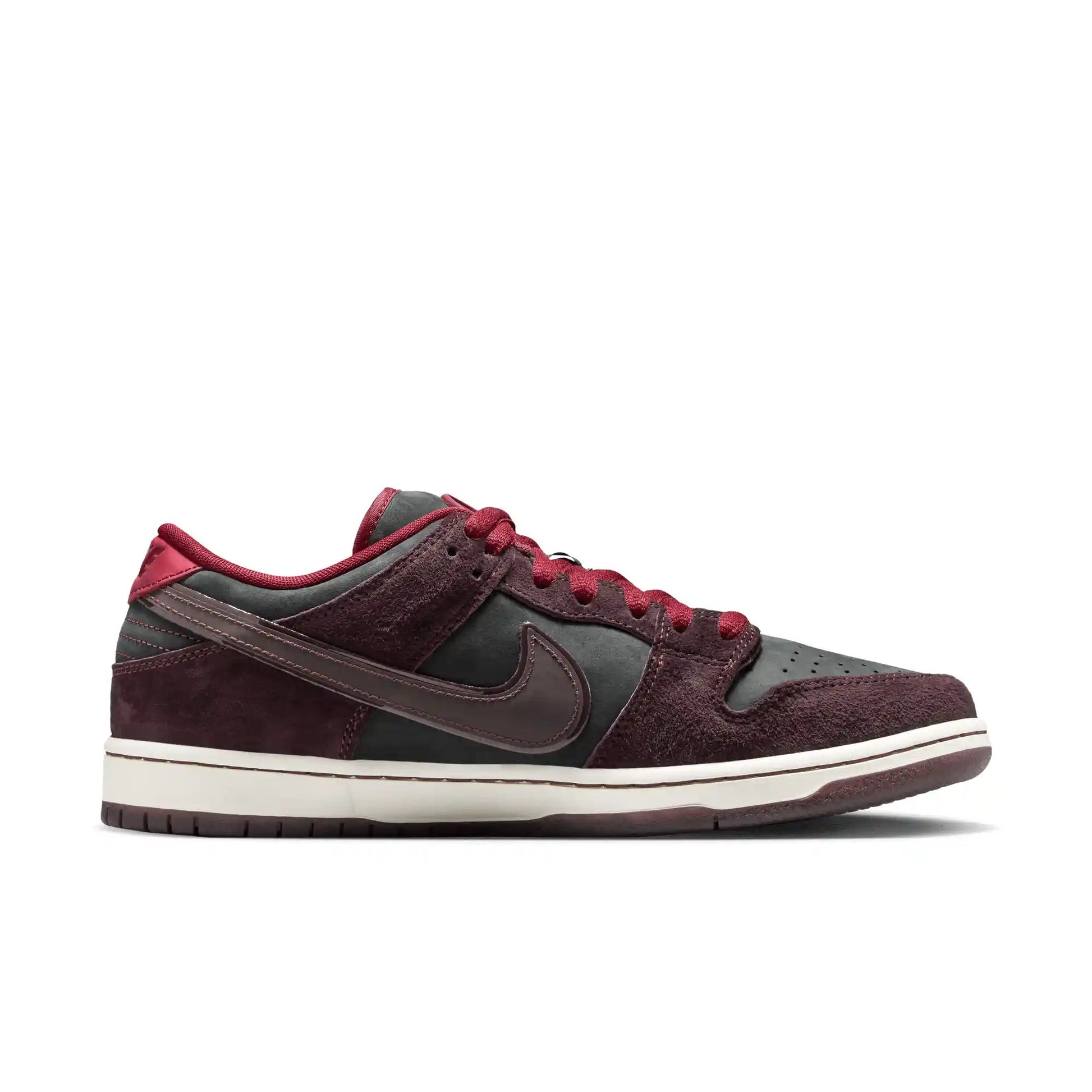 Nike SB Dunk Low Pro Quickstrike Riot, mahogany/dark beetroot - team red - sail - Tiki Room Skateboards - 17