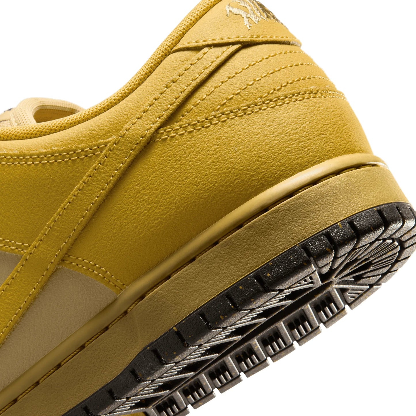 Nike SB Dunk Low Pro, saffron quartz/saffron quartz-pear - Tiki Room Skateboards - 4