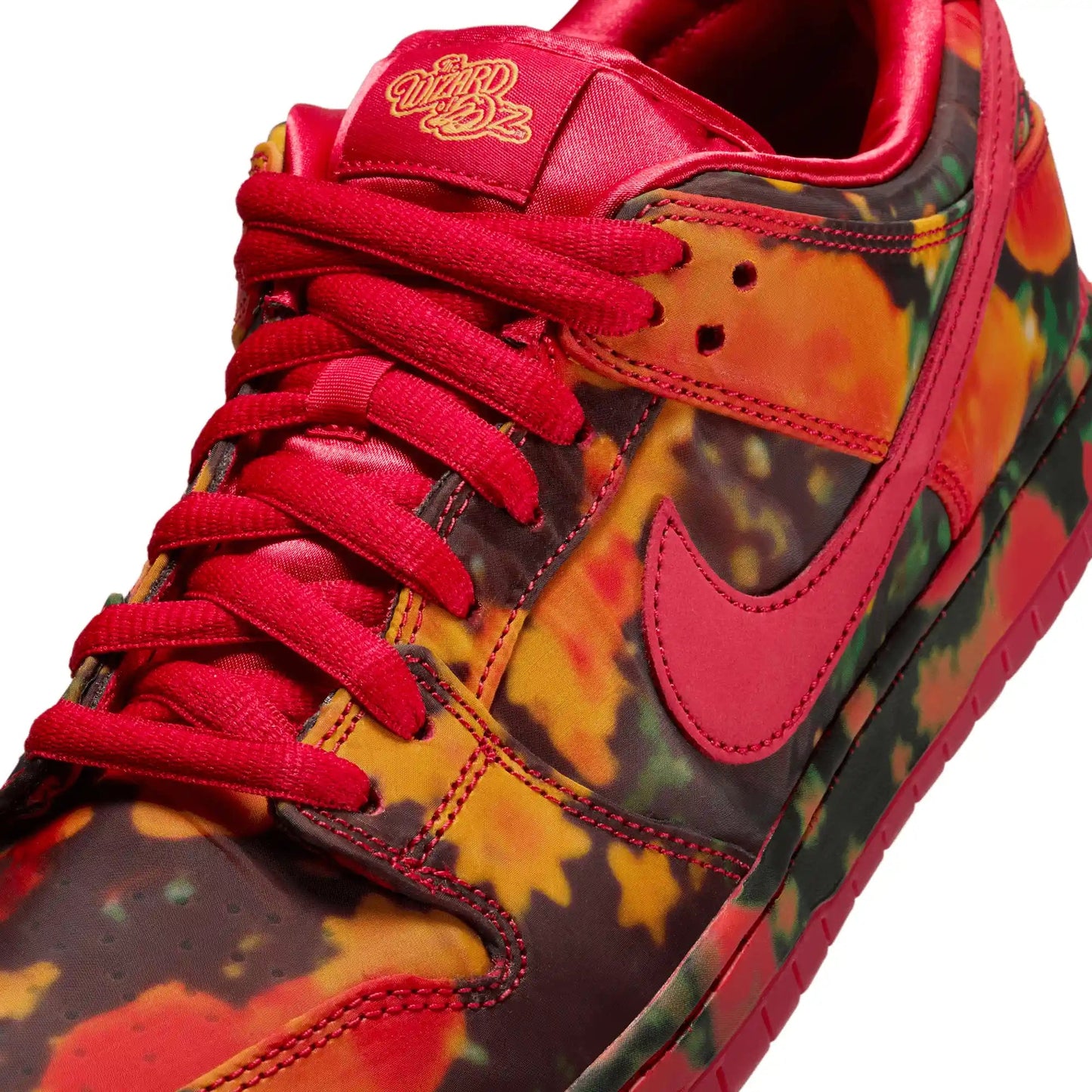 Nike SB Dunk Low Pro Wizard Of Oz, gym red/university red - multi - color - Tiki Room Skateboards - 2