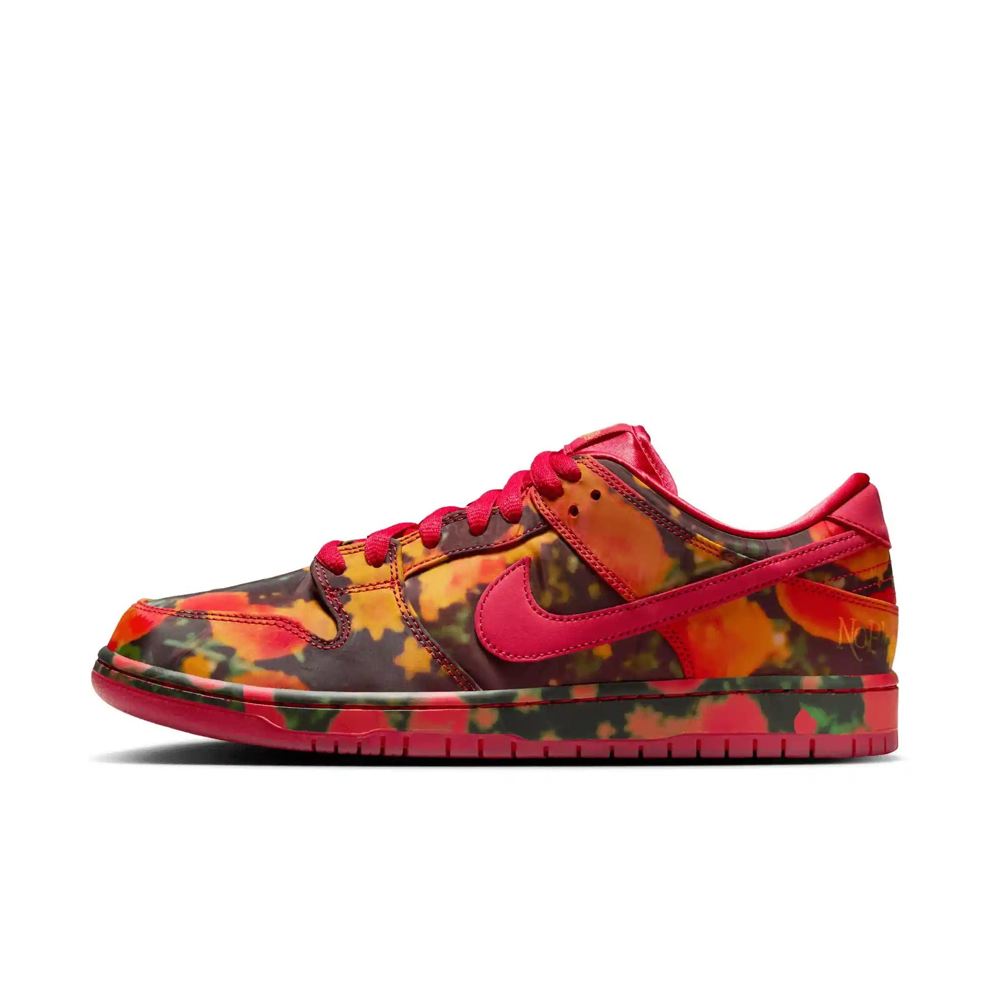 Nike SB Dunk Low Pro Wizard Of Oz, gym red/university red - multi - color - Tiki Room Skateboards - 7