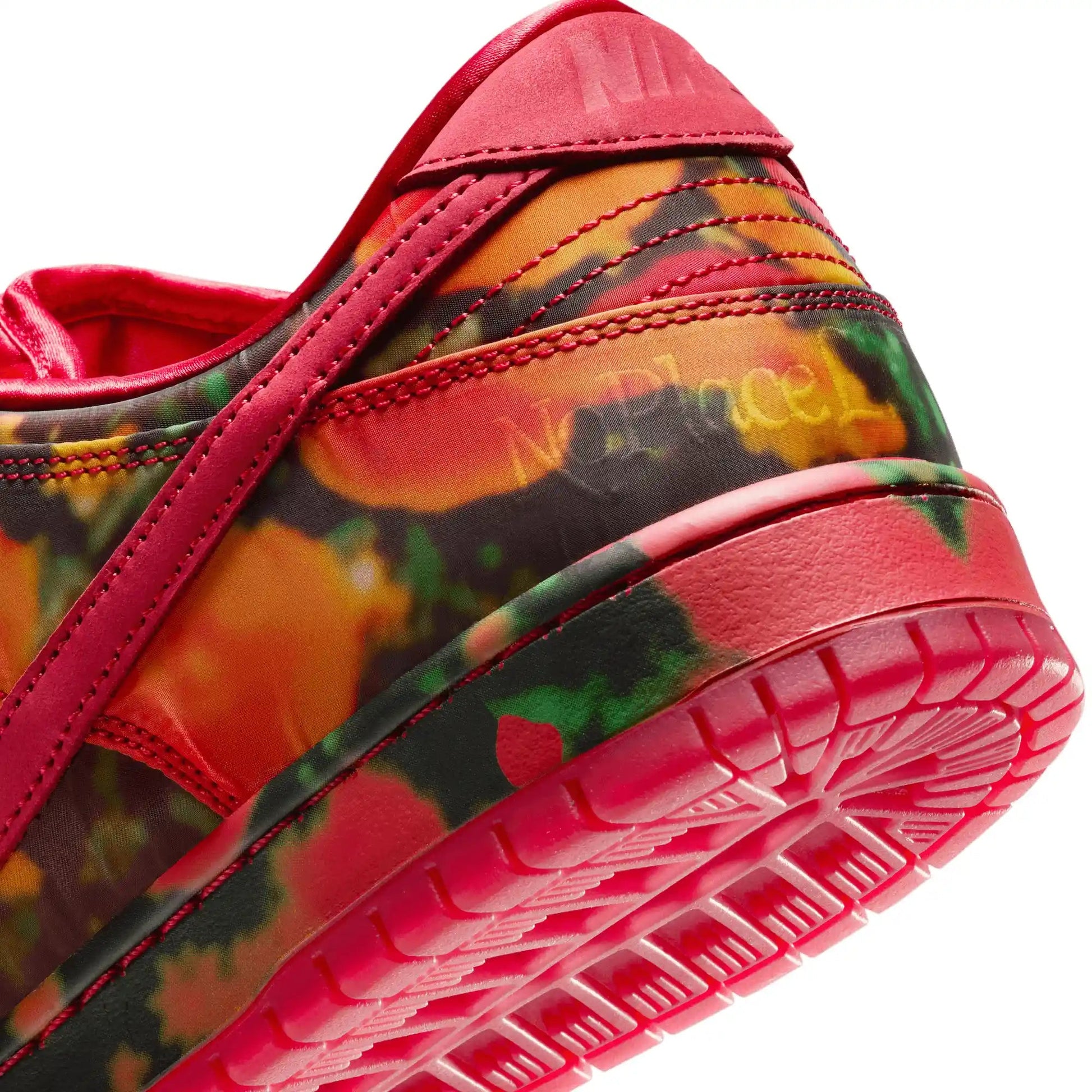 Nike SB Dunk Low Pro Wizard Of Oz, gym red/university red - multi - color - Tiki Room Skateboards - 3