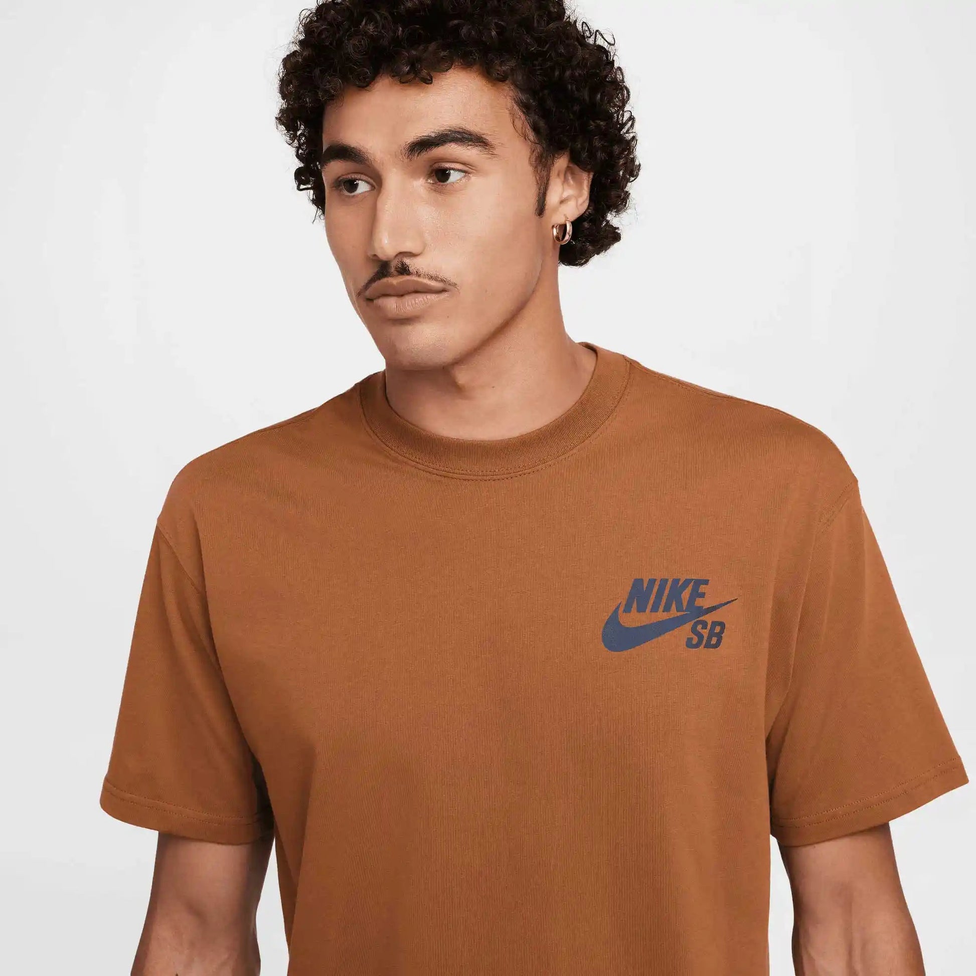 Nike SB Logo Tee, lt british tan - Tiki Room Skateboards - 2