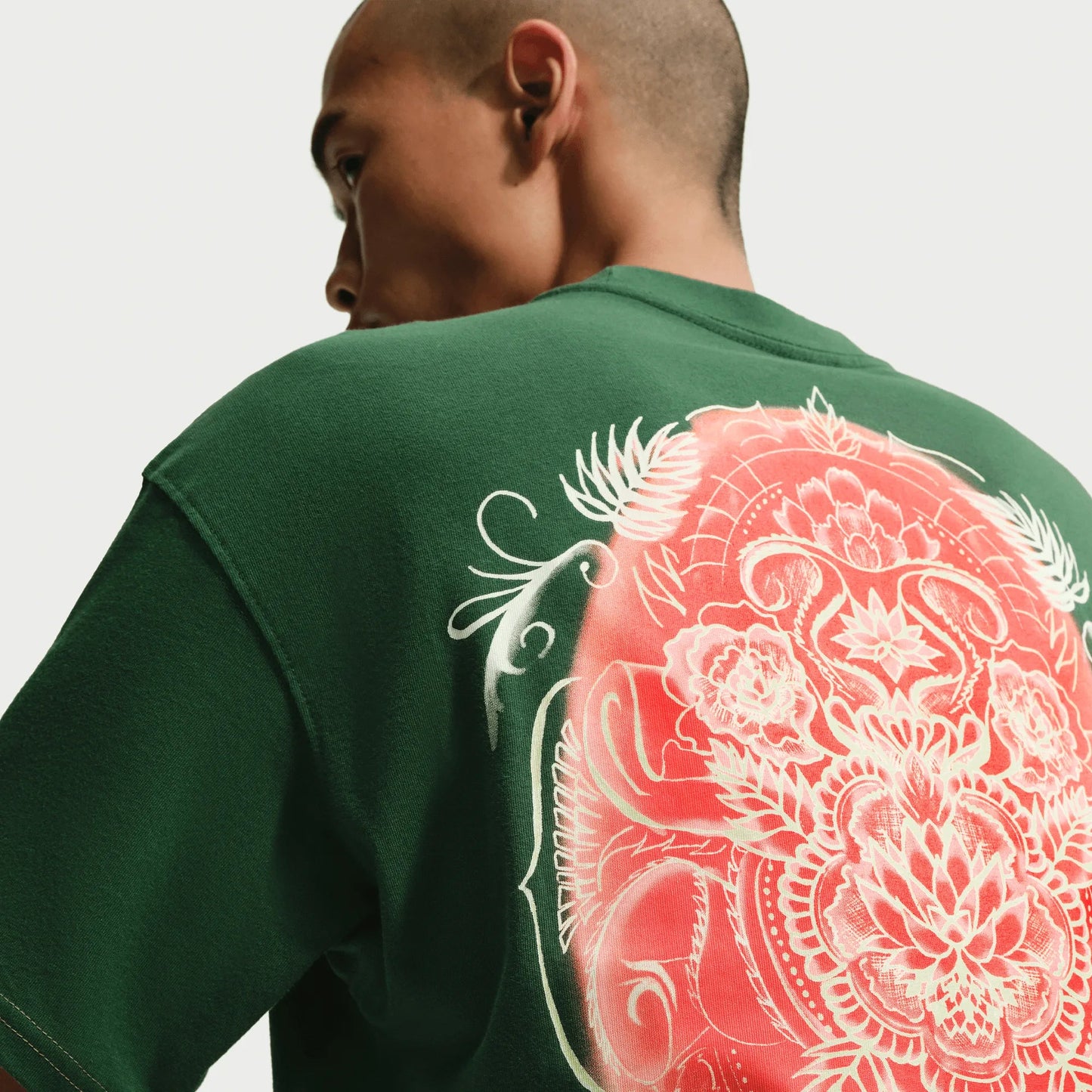 Nike SB Som Tum Tee, gorge green - Tiki Room Skateboards - 5