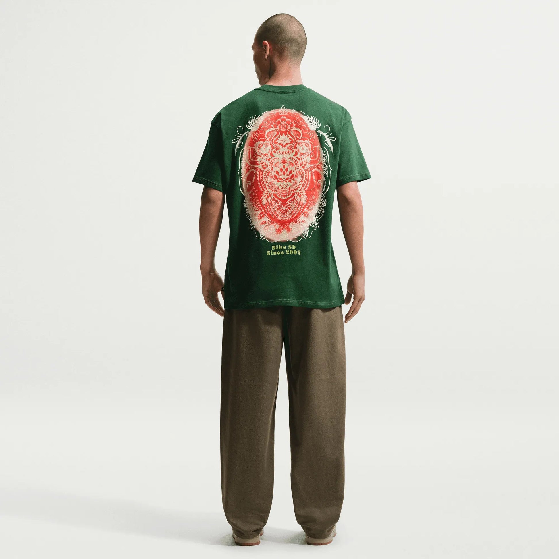 Nike SB Som Tum Tee, gorge green - Tiki Room Skateboards - 3
