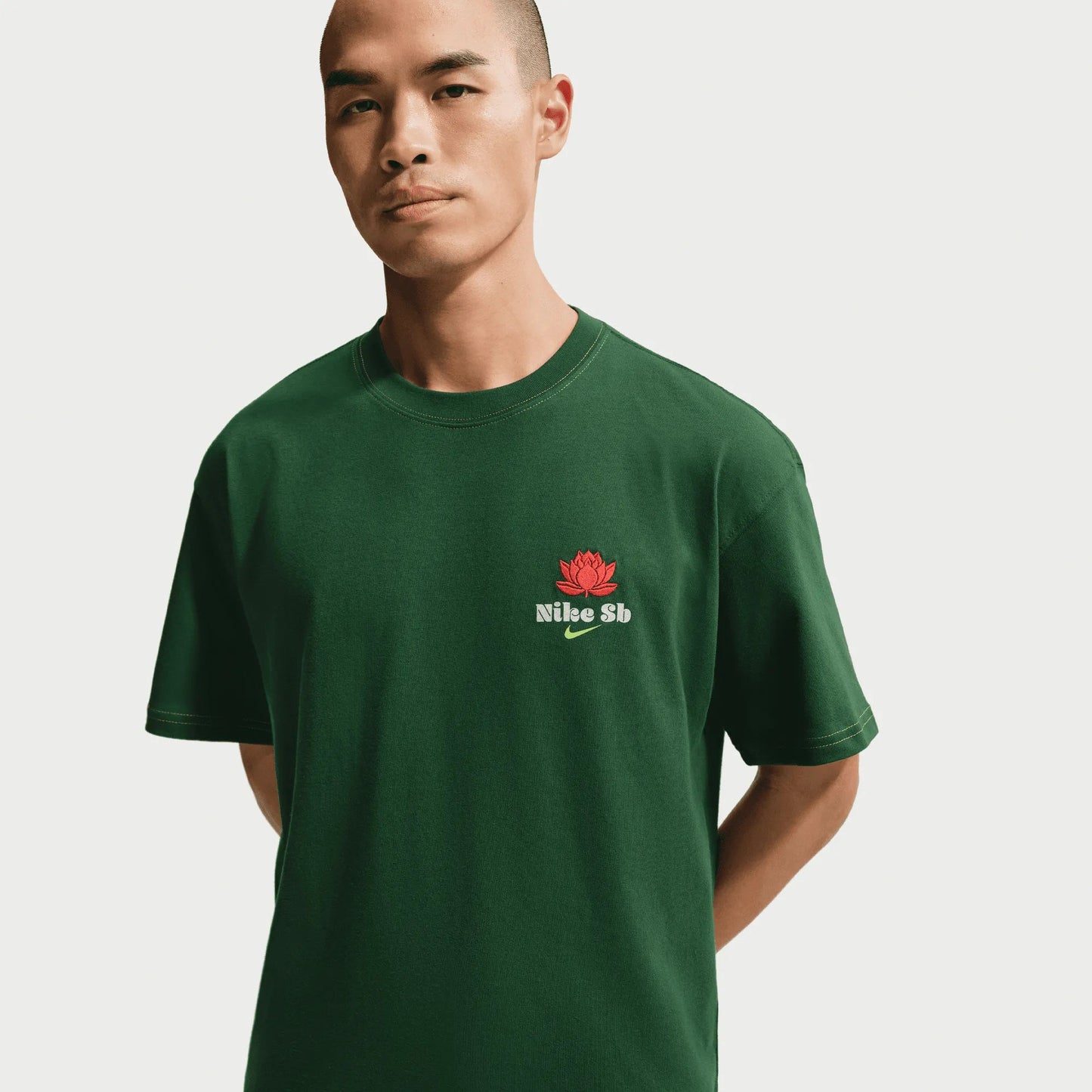 Nike SB Som Tum Tee, gorge green - Tiki Room Skateboards - 2