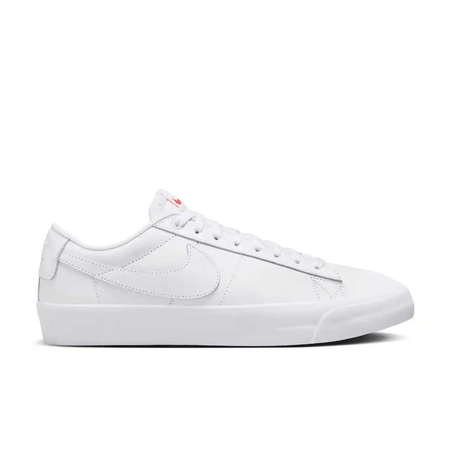 Nike blazer low womens white hotsell