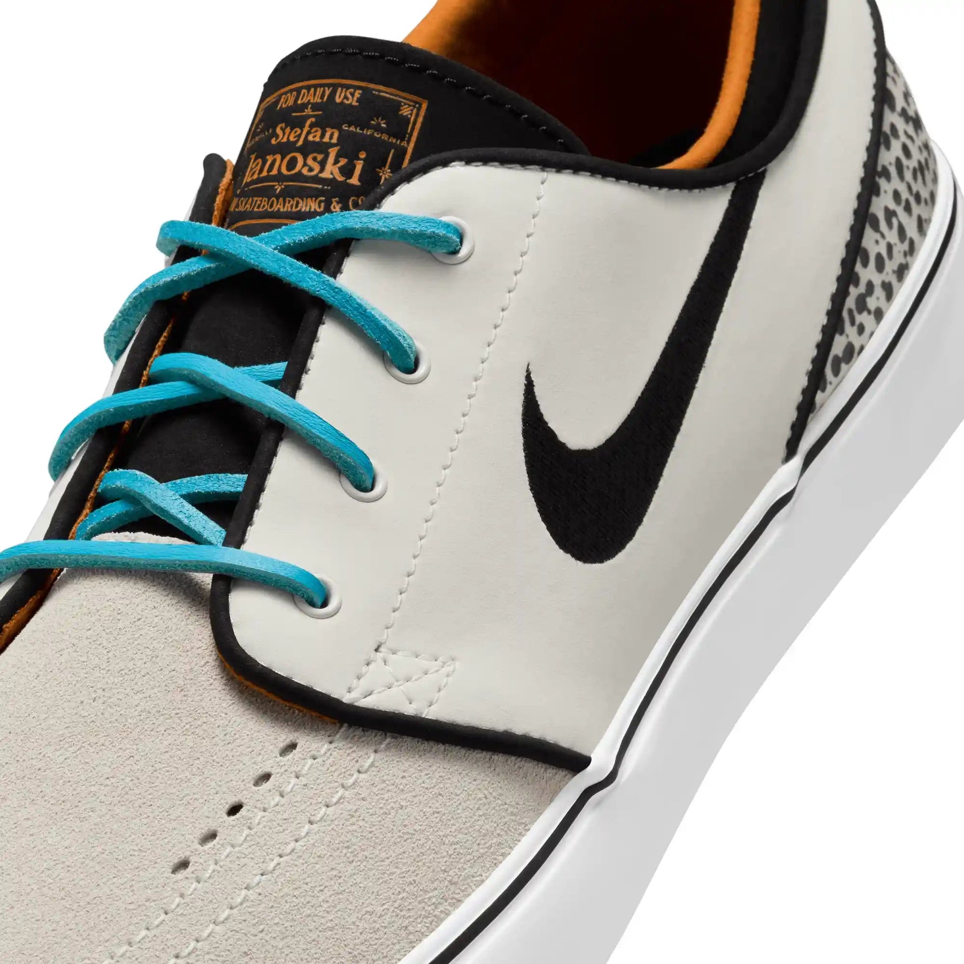 Nike SB Zoom Janoski OG+ Electric, phantom/chlorine blue - black - Tiki Room Skateboards - 3