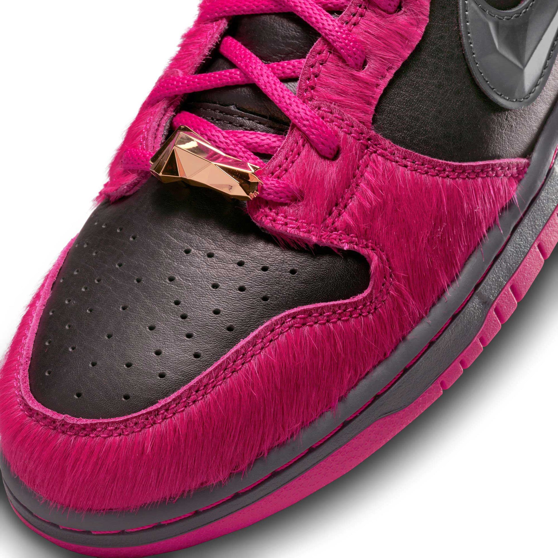Nike SB Dunk High X Run The Jewels, active pink/black - metallic gold - Tiki Room Skateboards - 13