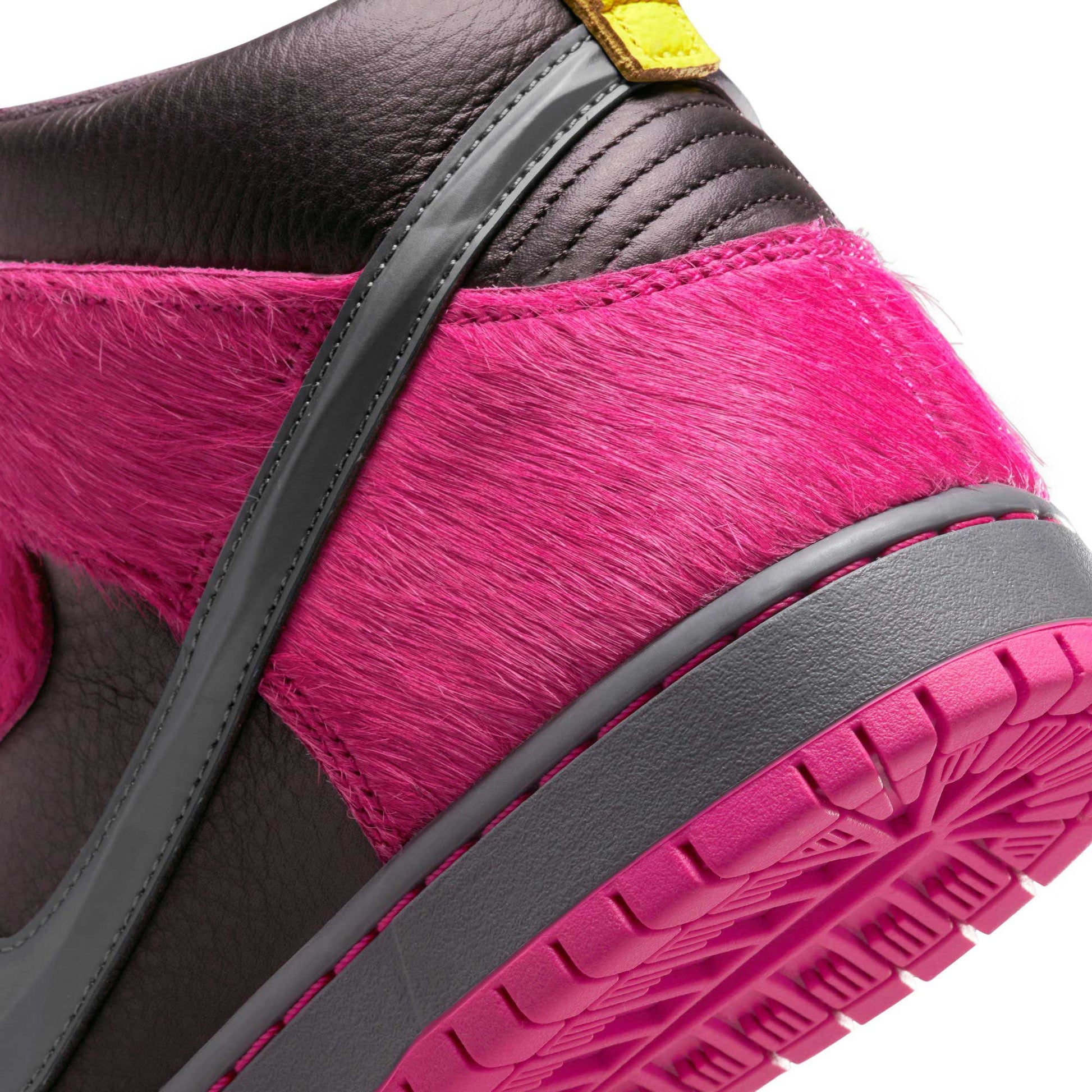 Nike SB Dunk High X Run The Jewels, active pink/black - metallic gold - Tiki Room Skateboards - 14