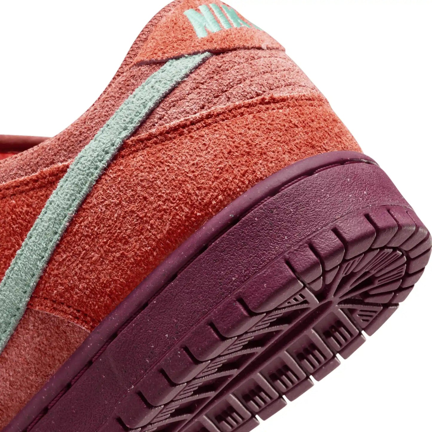 Nike SB Dunk Low Pro Premium, mystic red/emerald rise-rugged orange - Tiki Room Skateboards - 11