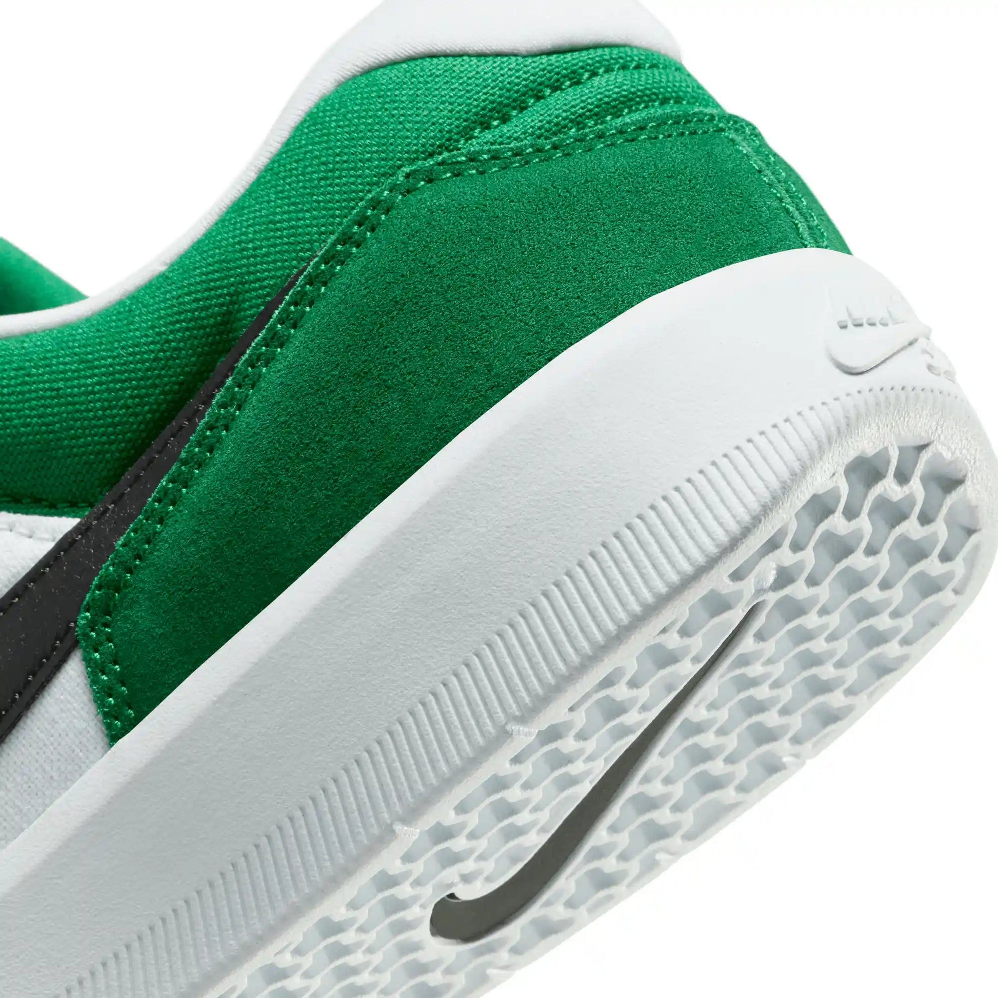 Nike sb green hot sale and black