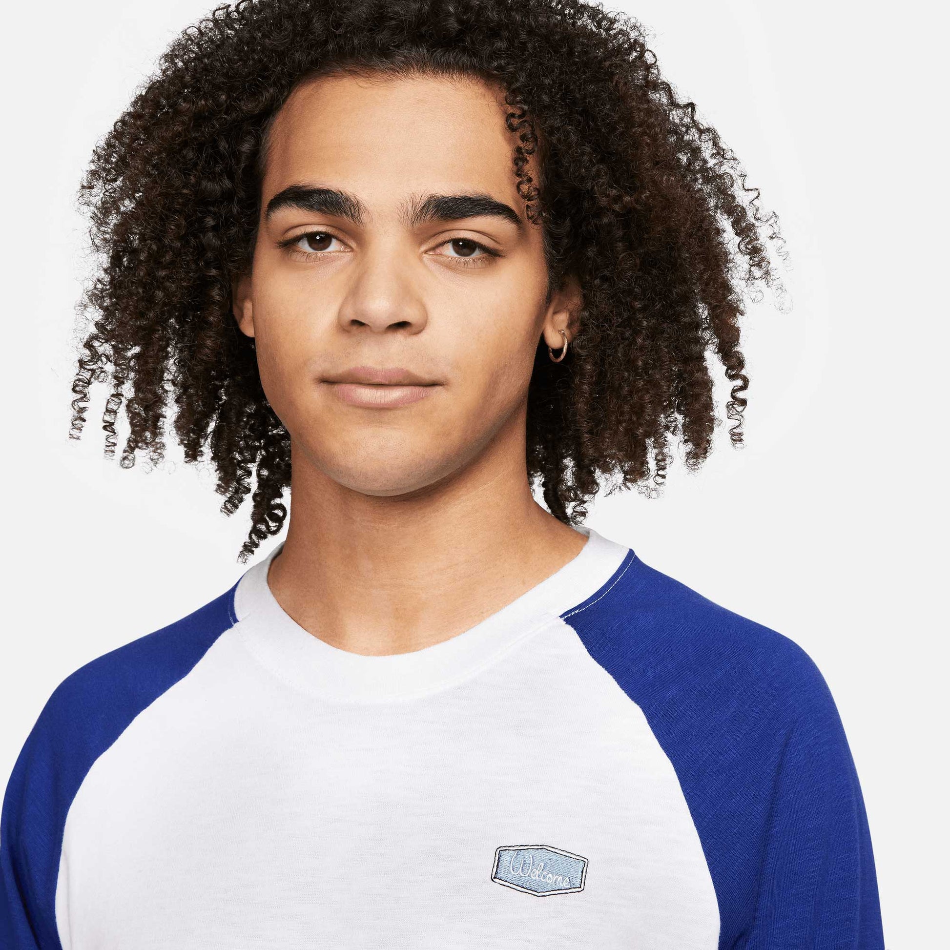Nike SB Raglan Skate T-Shirt, white/deep royal blue - Tiki Room Skateboards - 2