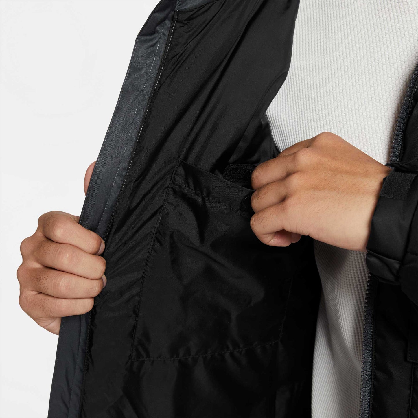 Nike SB Storm-fit Ishod Wair jacket, black/anthracite/university red - Tiki Room Skateboards - 4