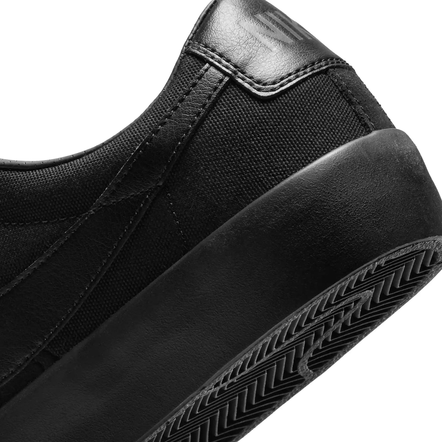 Nike SB Zoom Blazer Low Pro GT, black/black-black-anthracite - Tiki Room Skateboards - 3